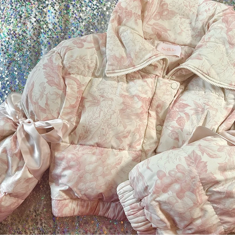 Selkie • Marshmallow Printed Cropped Puffer Coat - Picture 3 of 17